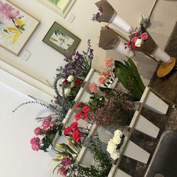 Ray’s Floral Boutique - Flowers to build your own bouquet - Florists Near Me - San Antonio, Texas
