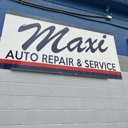 Exterior outside entrance of Maxi Auto Repair- Riverside - Front signage - Jacksonville, Florida Exterior outside entrance of Maxi Auto Repair- Riverside - Front signage - Jacksonville, Florida
