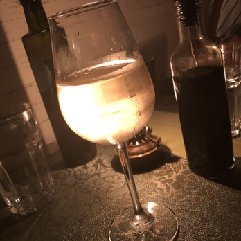 Pane e Vino - Pinot Grigio - Italian Near Me - Miami Beach, Florida Pane e Vino - Pinot Grigio - Italian Near Me - Miami Beach, Florida