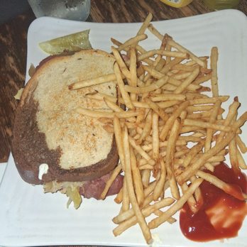 Emberz - The Ruben - Wine Bars Near Me - Sonora, California