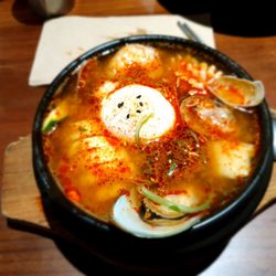 Seoul Kitchen - Seafood tofu soup