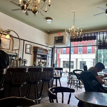 Stowaway - The dining room - Southern Near Me - Brooklyn, New York