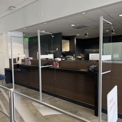 Bank of America Financial Center - No one working at the counter
