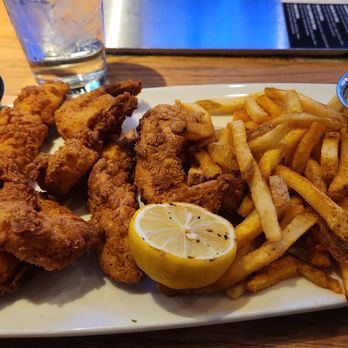 Twin Peaks - Chicken and shrimp platter . A generous portion and cooked fresh!! - New American Near Me - Columbus, Ohio Twin Peaks - Chicken and shrimp platter . A generous portion and cooked fresh!! - New American Near Me - Columbus, Ohio