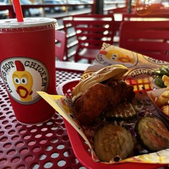 Dave's Hot Chicken - Chicken Shop Near Me - Aurora, Colorado