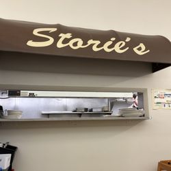 Storie's Restaurant - Enjoyed listening to the old school country music playing from the kitchen window