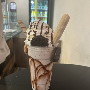 Midnight Cookies & Cream - Shake - Desserts Near Me - Davie, Florida Midnight Cookies & Cream - Shake - Desserts Near Me - Davie, Florida