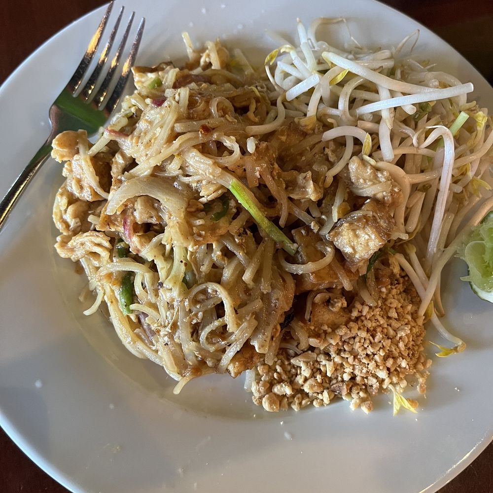 Ros Niyom Thai - Chicken Pad Thai - Thai Near Me - Round Rock, Texas Ros Niyom Thai - Chicken Pad Thai - Thai Near Me - Round Rock, Texas