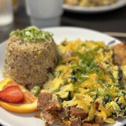 Sweet E's Cafe - Hawaiian scramble with added spinach and hashbrowns and side of garlic fried rice... YUMMY!!