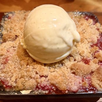 Harper's Table - Piping hot, fresh out of the oven, strawberry cobbler with housemaid, creamy, vanilla, ice, cream, stellar! - New American Near Me - Suffolk, Virginia