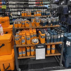 DICK'S Sporting Goods - Water bottles