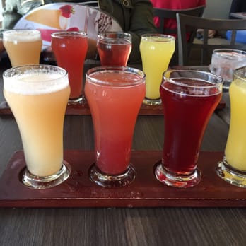 Broken Yolk Cafe - Breakfast & Brunch Near Me - Del Mar, California