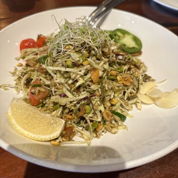 Rangoon Burmese Kitchen - Rangoon Tea Leaf Salad - Burmese Near Me - Honolulu, Hawaii