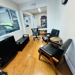 Apex Auto Repair - APEX waiting room