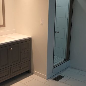 TD Construction - a bathroom with a walk in shower - General Contractors Near Me - Cambria , California TD Construction - a bathroom with a walk in shower - General Contractors Near Me - Cambria , California