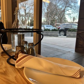 Pizzalina - Table view - Pizza Near Me - Walnut Creek, California Pizzalina - Table view - Pizza Near Me - Walnut Creek, California