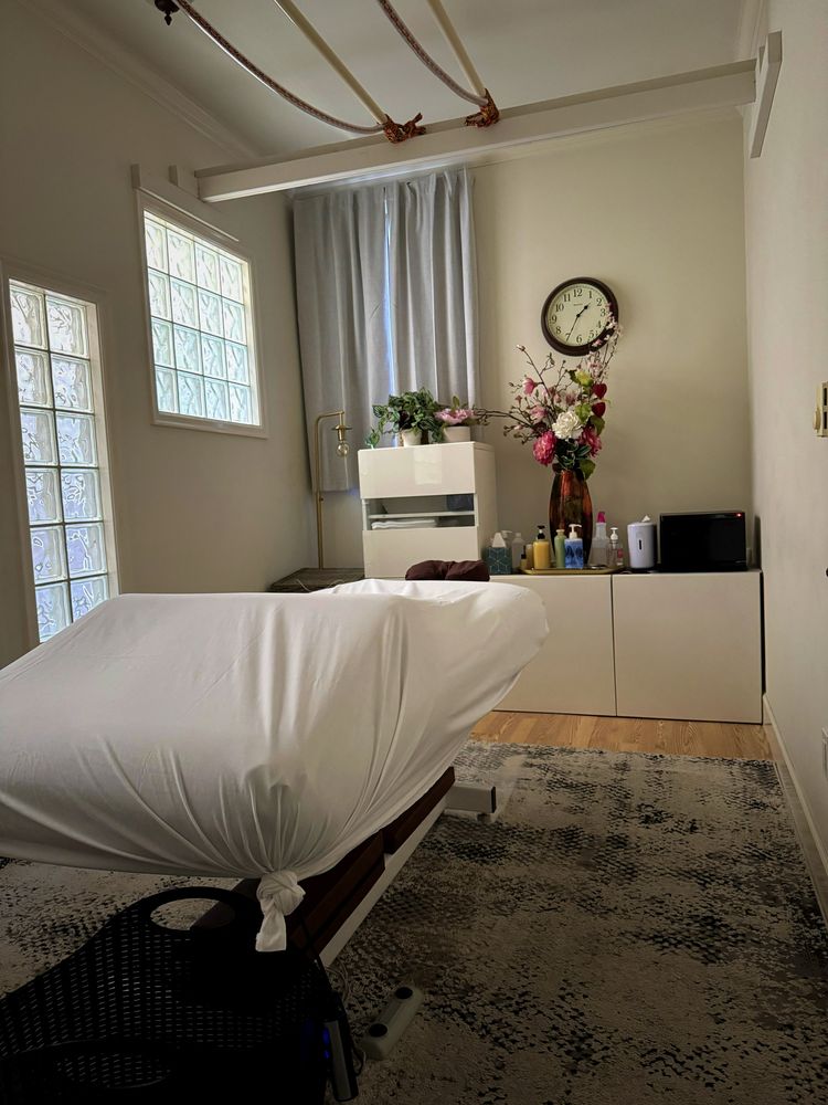 Balance Thai Massage and Spa Logo