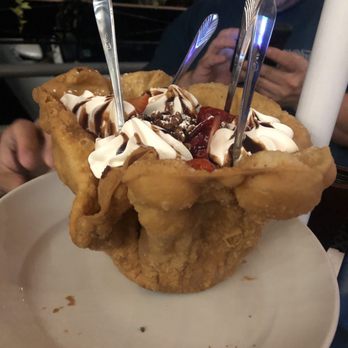 Connie's Pizza - Delicious sundae - Pizza Near Me - Chicago, Illinois