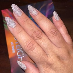 Queen Nails - With flash. Look at the sparkle!