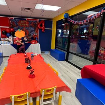 Luv 2 Play Chino - Party room comes with tables and tables cloths! - Indoor Playcenter Near Me - Chino, California