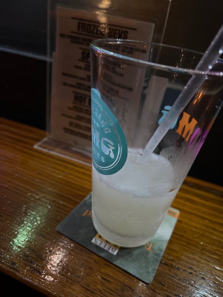 Social spots from Sycamore Bar + Flowershop