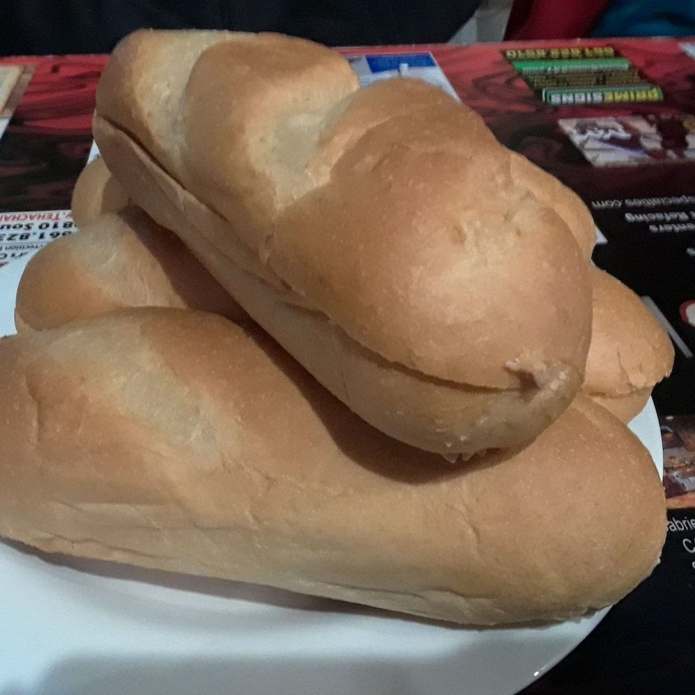 Red House BBQ - Rolls tasted better than before.  Pairs well with the meats.  Make your own sandwich out of them. - Barbeque Near Me - Tehachapi, California