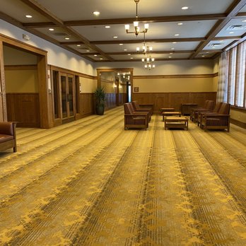 Double Tree Hotel - the lobby of a hotel - American Near Me - Mundelein, Illinois Double Tree Hotel - the lobby of a hotel - American Near Me - Mundelein, Illinois