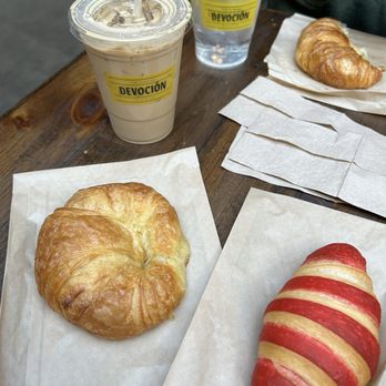 Devoción - Iced latte, croissant, and guava croissant - Coffee & Tea Near Me - Brooklyn, New York