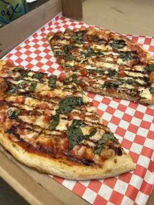 Luca's Pizzeria by null