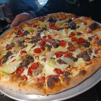 Twisted Rail Brewing - Artichoke-red pepper Pizza - Breweries Near Me - Geneva, New York