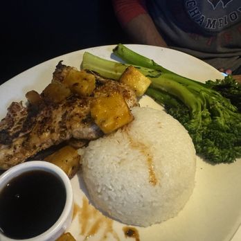 Yard House - Maui Pineapple Chicken - New American Near Me - Washington, DC, District of Columbia Yard House - Maui Pineapple Chicken - New American Near Me - Washington, DC, District of Columbia
