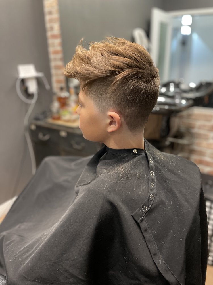 The Garrison Barbering Logo