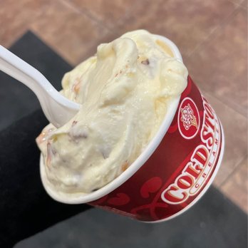 Cold Stone Creamery - French Vanilla with Reese's & Roasted Almonds - Ice Cream & Frozen Yogurt Near Me - Riverbank, California Cold Stone Creamery - French Vanilla with Reese's & Roasted Almonds - Ice Cream & Frozen Yogurt Near Me - Riverbank, California