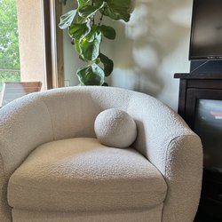 Studio Phi - My comfy chair that I love!