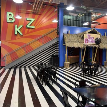 Bam Kazam - Seating area - Challenge Courses Near Me - Scottsdale, Arizona