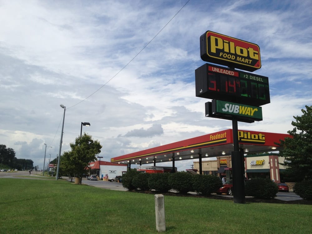PILOT CONVENIENCE STORE Updated August 2024 1404 Pkwy, Sevierville