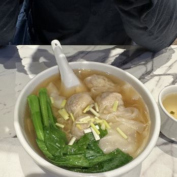 Moon Kee - Wonton noodle soup - Cantonese Near Me - New York, New York