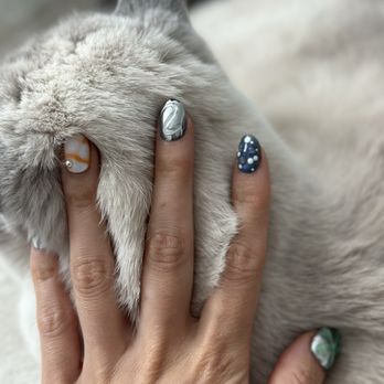 Milavu Nail Studio - Nail Salons Near Me - Orange, California