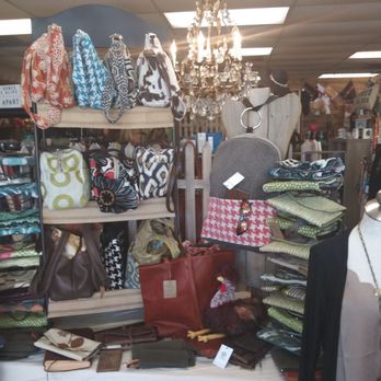 Kindred Spirit Style - Purses,clothes,candles,earings - Women's Clothing Near Me - Oakland, Tennessee Kindred Spirit Style - Purses,clothes,candles,earings - Women's Clothing Near Me - Oakland, Tennessee