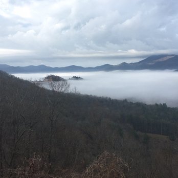 Sky Valley Overlook - Fog filled valley. Beautiful - Landmarks & Historical Buildings Near Me - Sky Valley, Georgia