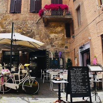 Archivio del Gusto - Hidden little piazza - Tuscan Near Me - Siena, SI Archivio del Gusto - Hidden little piazza - Tuscan Near Me - Siena, SI