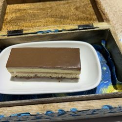 7 Paintings - First dessert.