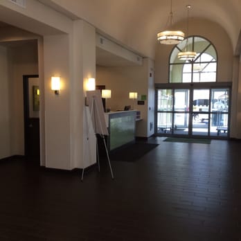 Holiday Inn Indianapolis Carmel - Front desk - Hotels Near Me - Carmel, Indiana