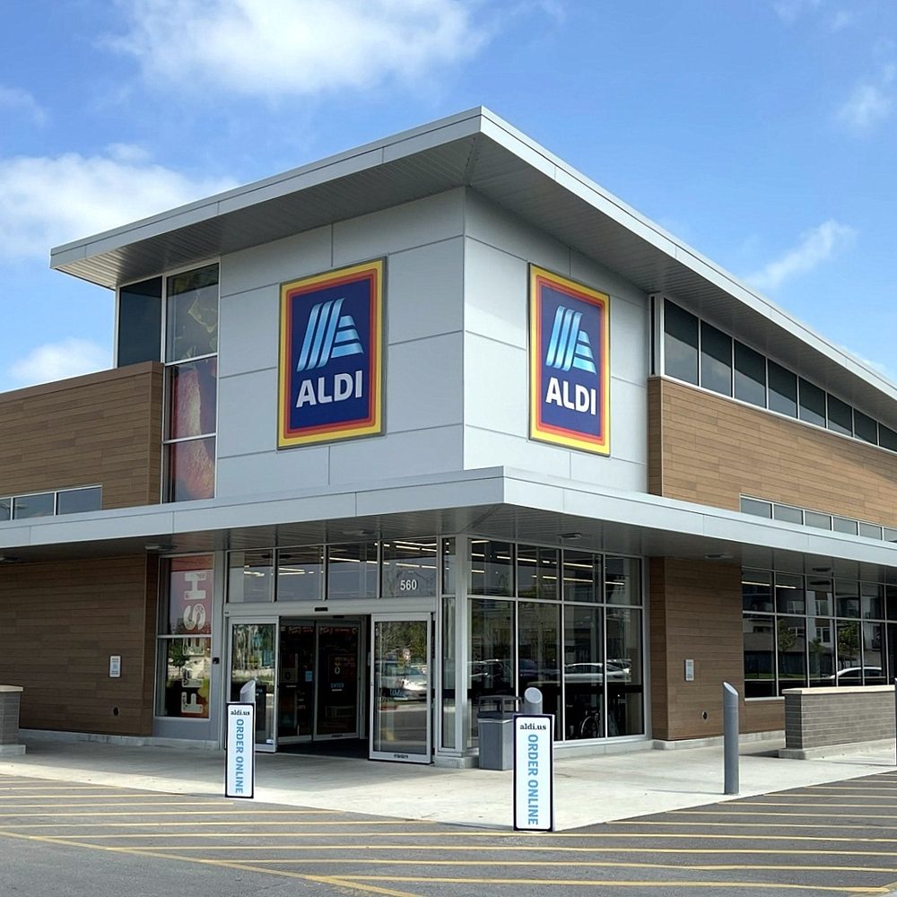 ALDI - Building Exterior - Grocery Near Me - Lees Summit, Missouri