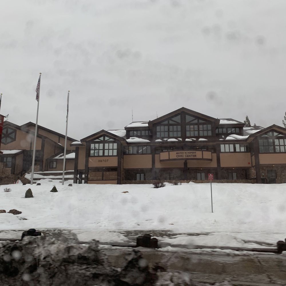 Big Bear Resorts - Hotels Near Me - Big Bear Lake, California