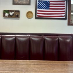 Eggbert's - Glad the restaurant had the American Flag