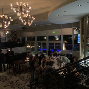 The Fontaine - The bar area. Fun and full of energy. - Hotels Near Me - Kansas City, Missouri