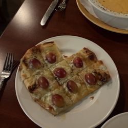 The Tremont - Naan with grapes