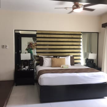 Azul Fives - Master of the two bdrm suite - Resorts Near Me - Playa del Carmen, ROO Azul Fives - Master of the two bdrm suite - Resorts Near Me - Playa del Carmen, ROO