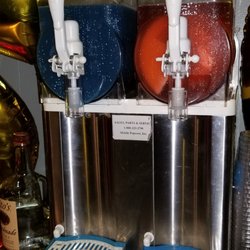 Mobile Popcorn Company - The daiquiris never froze up because it did not work!!